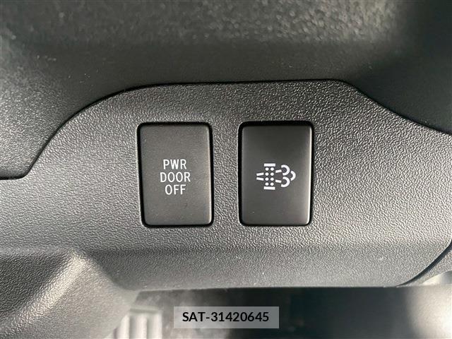 Toyota HIACE VAN 2026-03 8102324-21