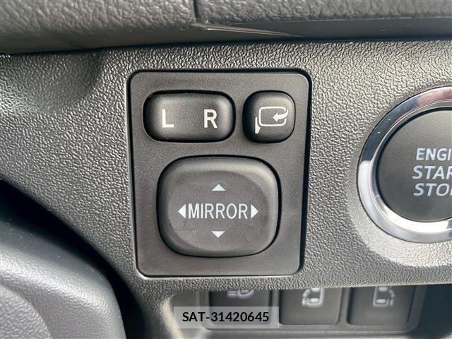 Toyota HIACE VAN 2026-03 8102324-22