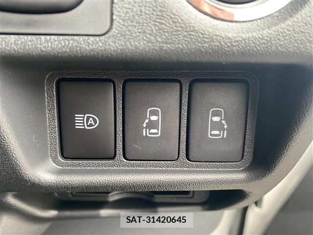 Toyota HIACE VAN 2026-03 8102324-24