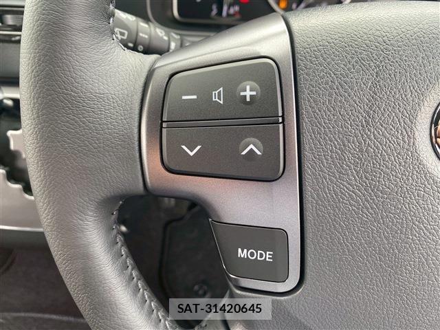 Toyota HIACE VAN 2026-03 8102324-26