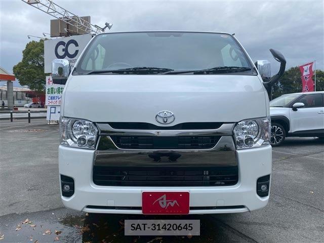 Toyota HIACE VAN 2026-03 8102324-2