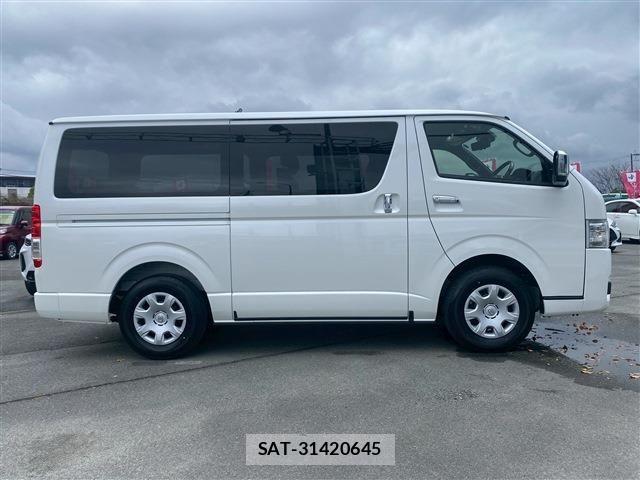 Toyota HIACE VAN 2026-03 8102324-4