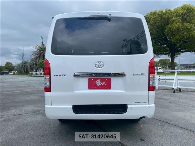 Toyota HIACE VAN 2026-03 8102324-6