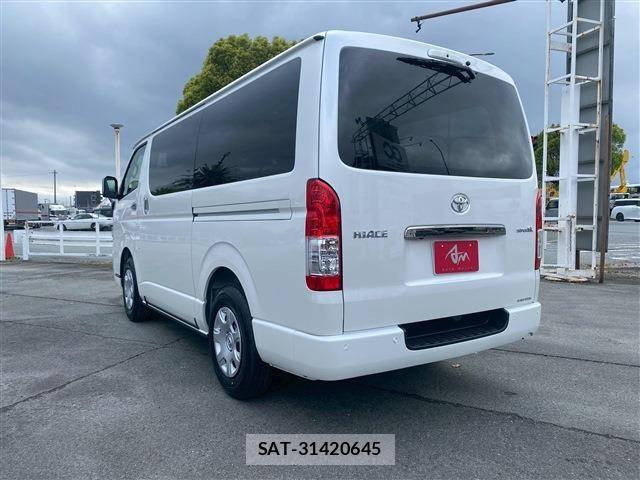 Toyota HIACE VAN 2026-03 8102324-7