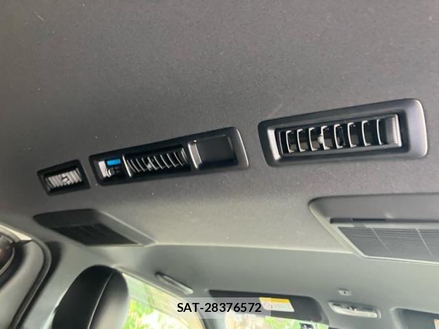 Toyota HIACE VAN 2021-08 8102331-14