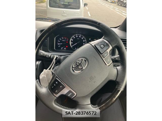 Toyota HIACE VAN 2021-08 8102331-18