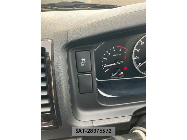 Toyota HIACE VAN 2021-08 8102331-19