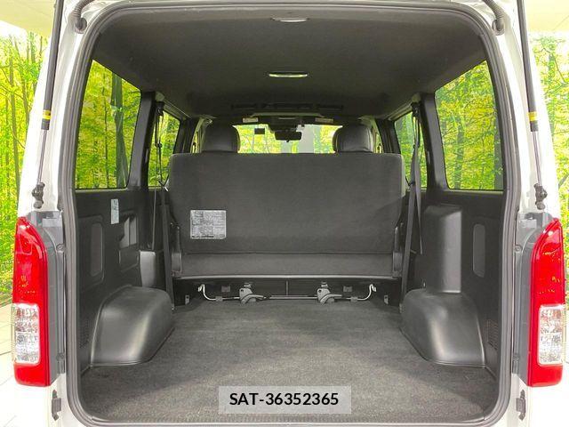 Toyota HIACE VAN 2023-10 8102327-9