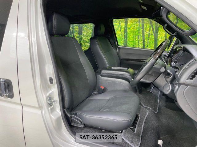 Toyota HIACE VAN 2023-10 8102327-7