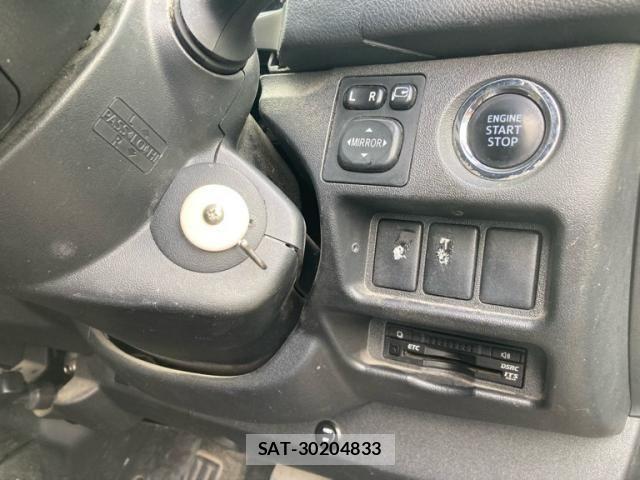 Toyota HIACE VAN 2016-01 8132740-13