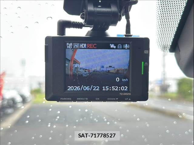 Toyota HIACE VAN 2025-10 8132704-13