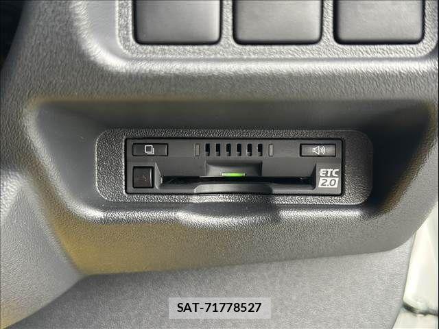 Toyota HIACE VAN 2025-10 8132704-16