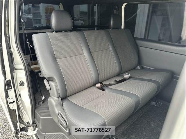 Toyota HIACE VAN 2025-10 8132704-18