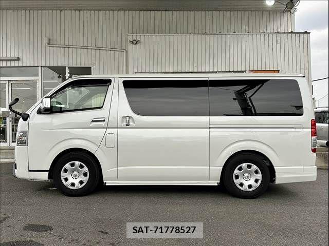 Toyota HIACE VAN 2025-10 8132704-2