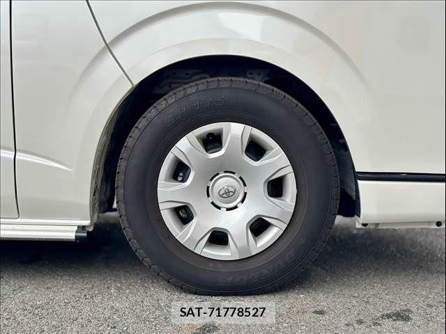 Toyota HIACE VAN 2025-10 8132704-6