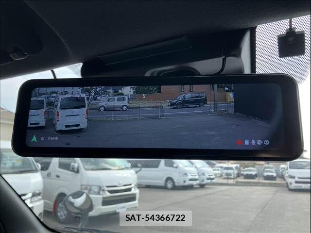 Toyota HIACE VAN 2021-11 8132717-16