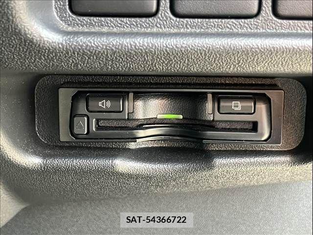 Toyota HIACE VAN 2021-11 8132717-18