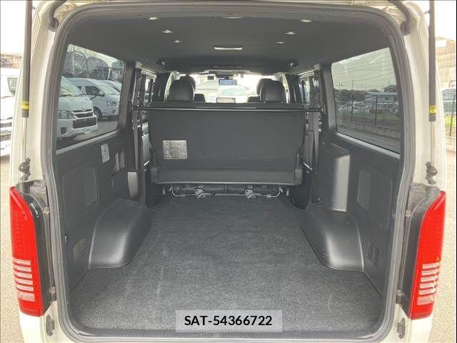 Toyota HIACE VAN 2021-11 8132717-19