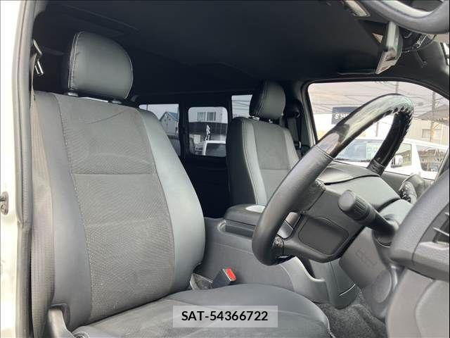 Toyota HIACE VAN 2021-11 8132717-6