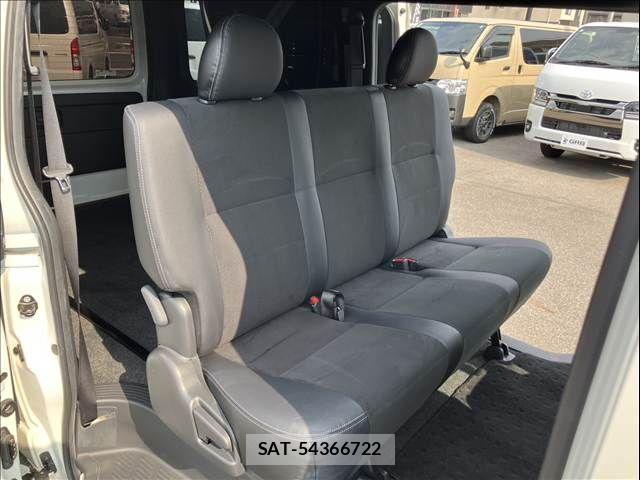 Toyota HIACE VAN 2021-11 8132717-7