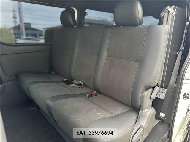 Toyota HIACE VAN 2024-03 8132712-12