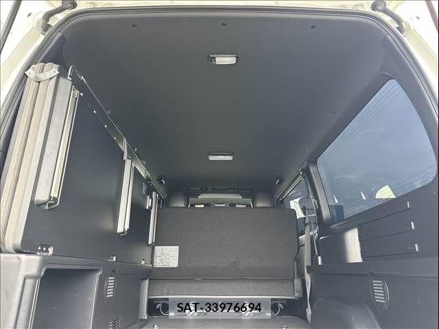 Toyota HIACE VAN 2024-03 8132712-13