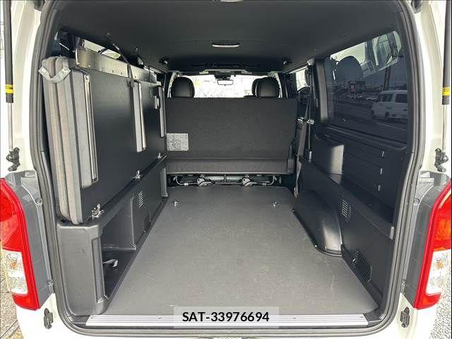 Toyota HIACE VAN 2024-03 8132712-14