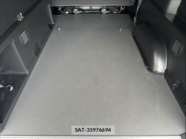 Toyota HIACE VAN 2024-03 8132712-15