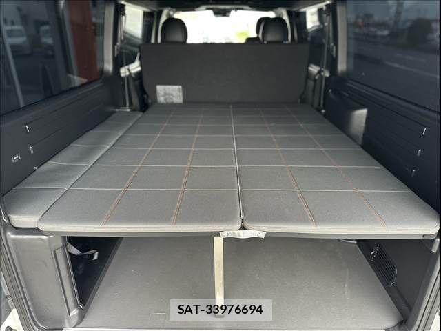 Toyota HIACE VAN 2024-03 8132712-16