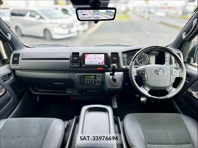 Toyota HIACE VAN 2024-03 8132712-1