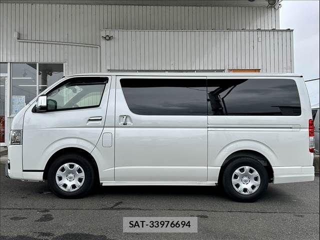 Toyota HIACE VAN 2024-03 8132712-2
