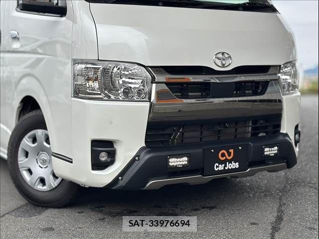 Toyota HIACE VAN 2024-03 8132712-4