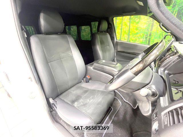 Toyota HIACE VAN 2020-09 8132718-9