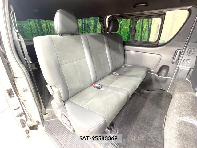 Toyota HIACE VAN 2020-09 8132718-10
