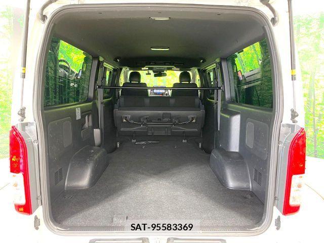 Toyota HIACE VAN 2020-09 8132718-11