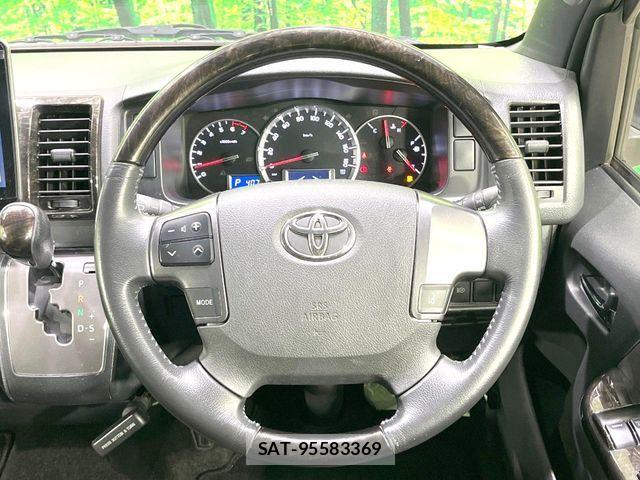 Toyota HIACE VAN 2020-09 8132718-12