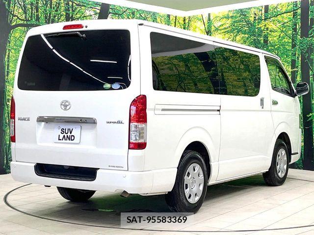 Toyota HIACE VAN 2020-09 8132718-18