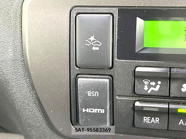 Toyota HIACE VAN 2020-09 8132718-4