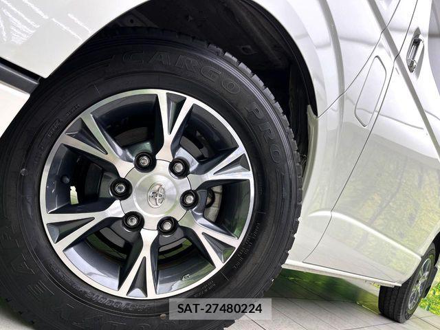 Toyota HIACE VAN 2022-01 8132716-12