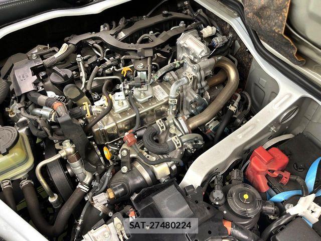 Toyota HIACE VAN 2022-01 8132716-17