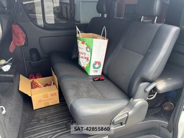Toyota HIACE VAN 2022-05 8132714-12