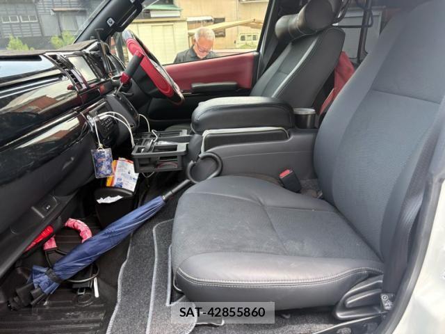 Toyota HIACE VAN 2022-05 8132714-13