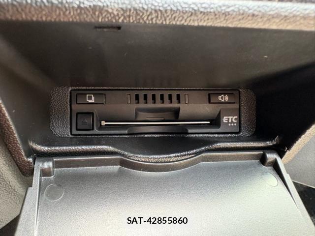 Toyota HIACE VAN 2022-05 8132714-17
