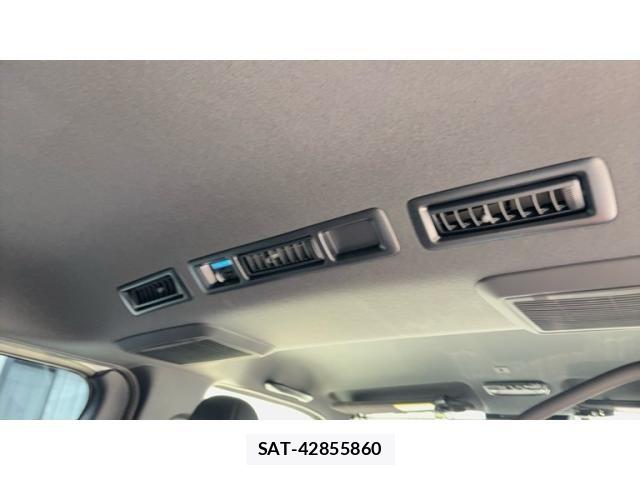 Toyota HIACE VAN 2022-05 8132714-29