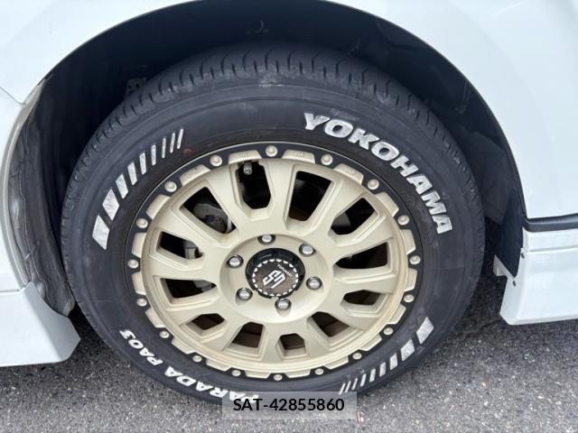 Toyota HIACE VAN 2022-05 8132714-3