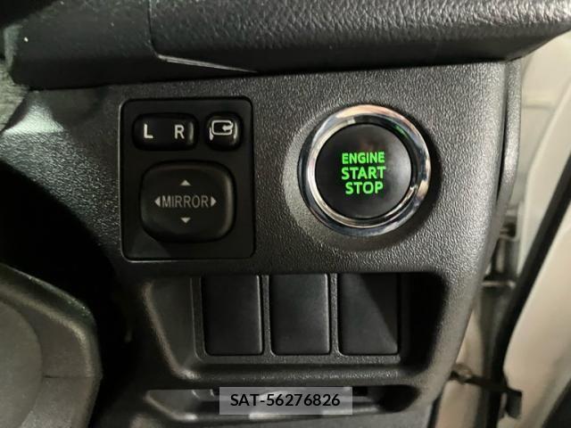 Toyota HIACE VAN 2017-06 8132739-16