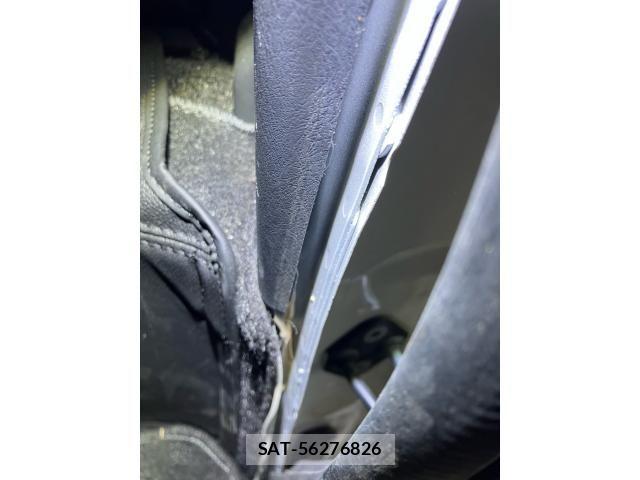 Toyota HIACE VAN 2017-06 8132739-24
