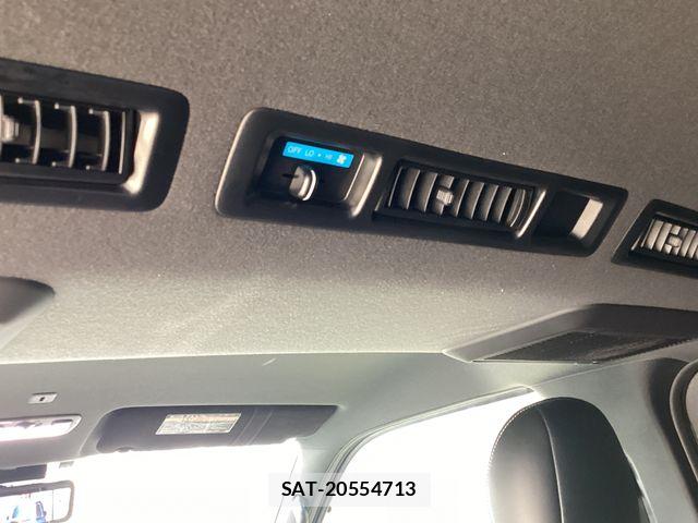 Toyota HIACE VAN 2025-06 8132713-11