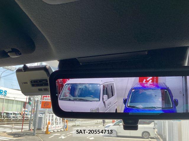 Toyota HIACE VAN 2025-06 8132713-6