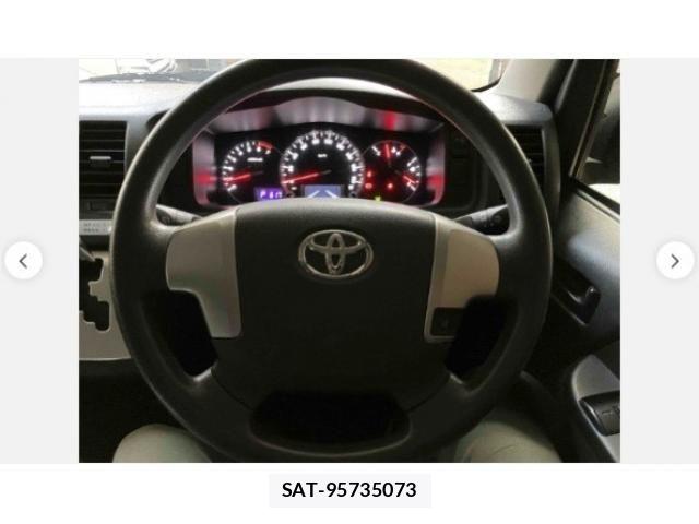 Toyota HIACE VAN 2019-08 8132733-7